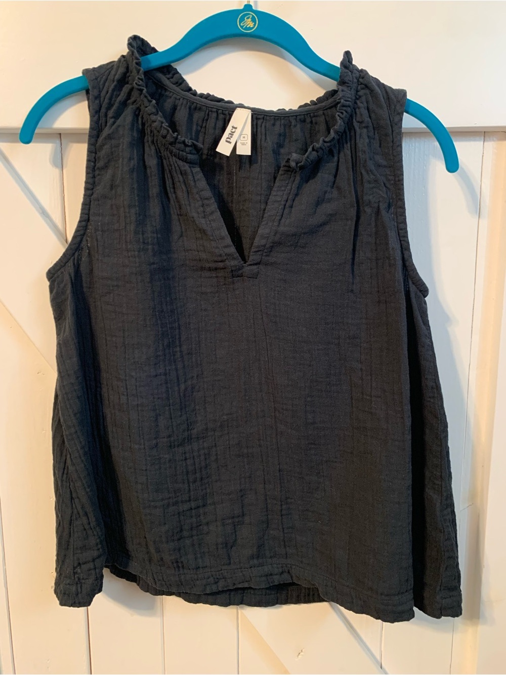 Pact Women's Coastal Double Gauze Ruffle Tank M Black
